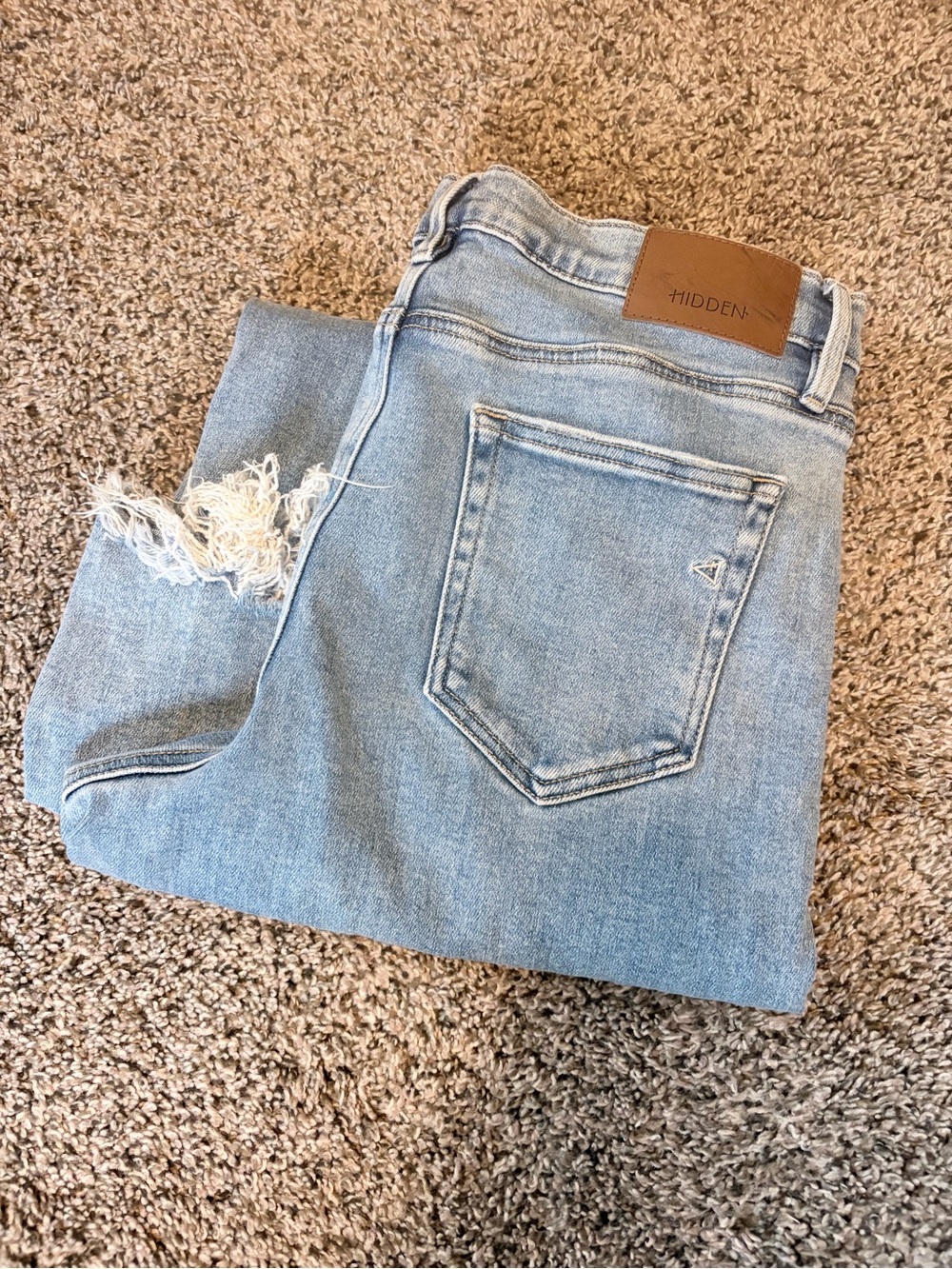 HIDDEN Light Blue Frayed Ankle Jeans - Picture 4 of 4